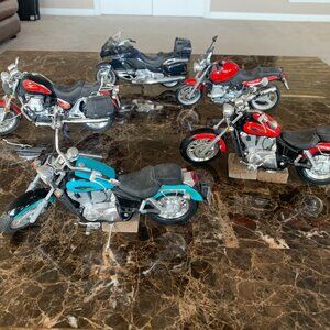 5 lot collectible die cast motorcycle models, Harley, BMW, Honda, Motto Guzzi